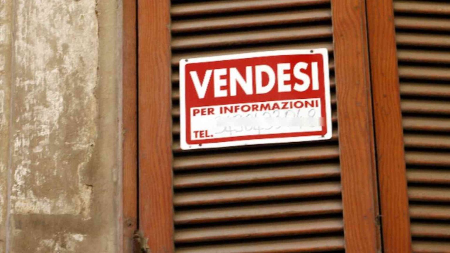 I tassi dei mutui sfondano il 4%. Così il mercato immobiliare non regge