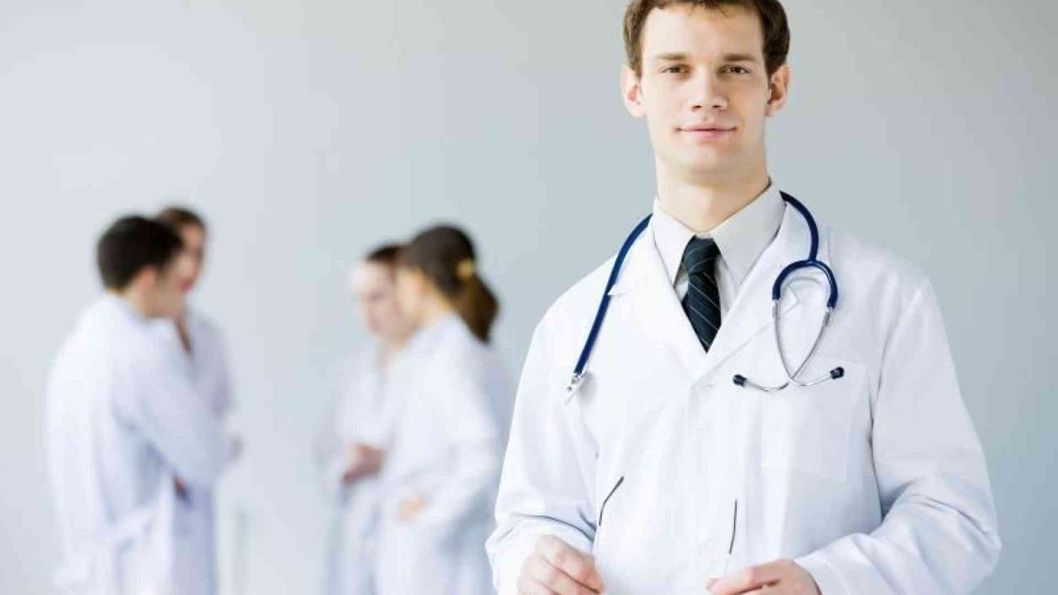 Con i nostri medici in balia della viltà