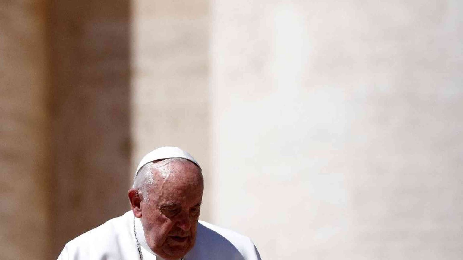 Papa Francesco parte per l'Ungheria, viaggio apostolico nel centro dell'Europa