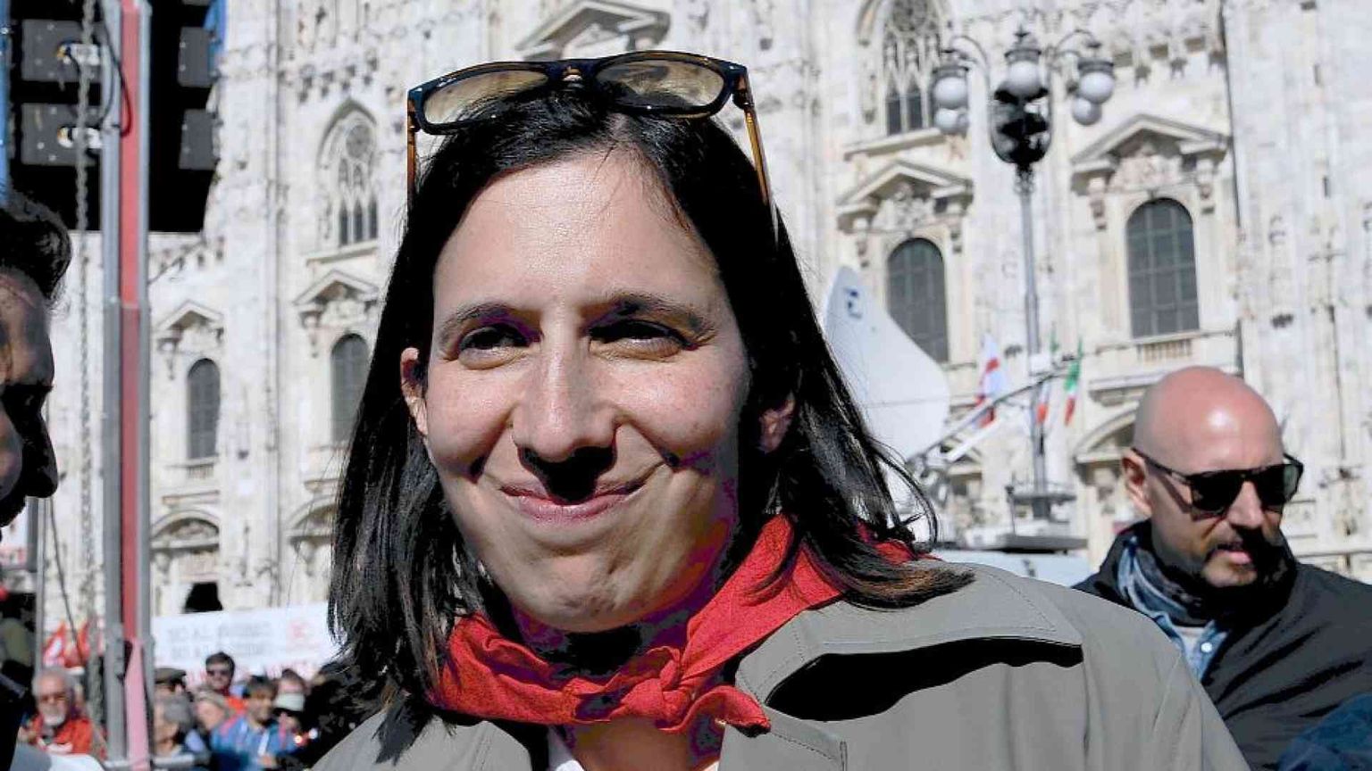 La diaspora preoccupa Schlein. E fa notizia il look curato da «un'armocromista»