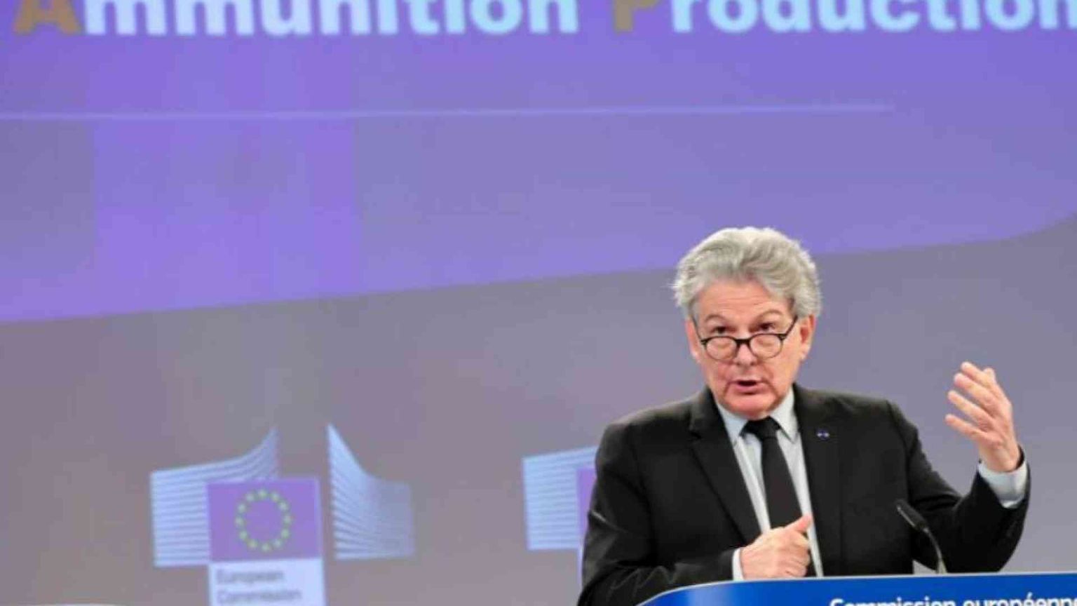 Altri 2 miliardi ai fabbricanti d’armi. «Fondi del Pnrr per produrre munizioni»