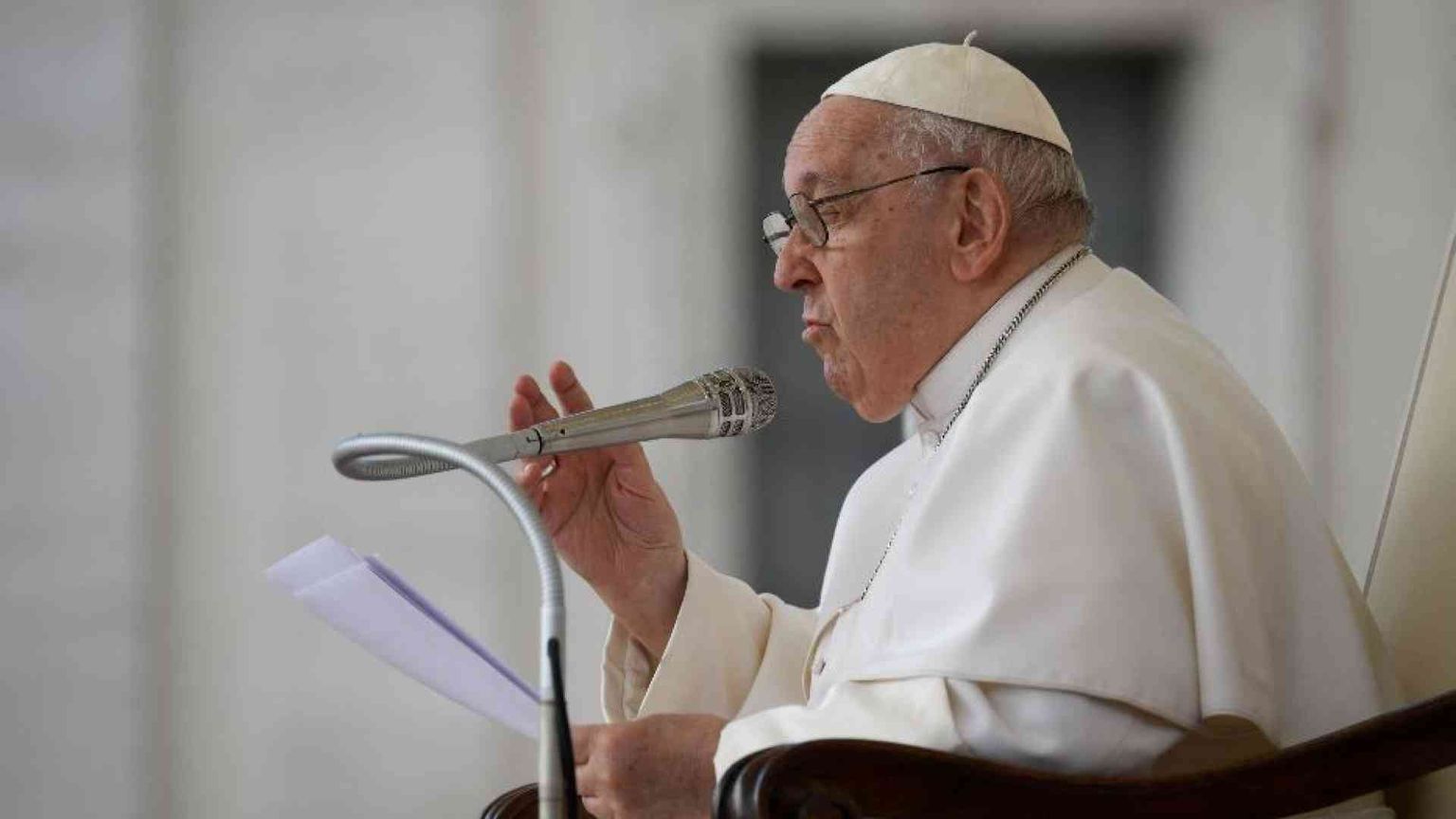 Il Papa: contribuire a riparare una terribile piaga della Chiesa