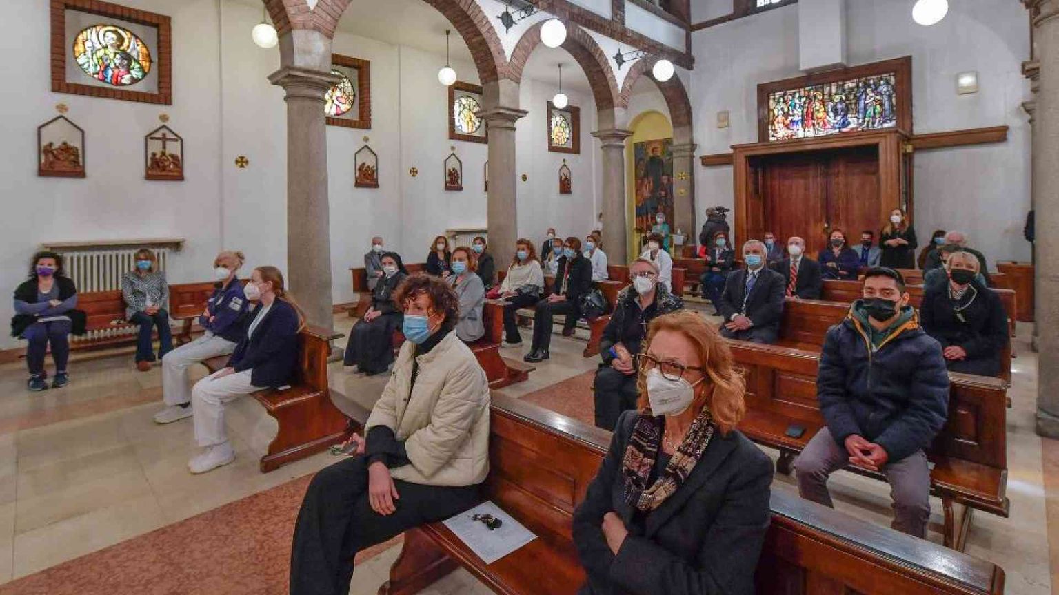 Le Messe tornano alla normalità dopo il Covid. Ma stop alle liturgie sul web