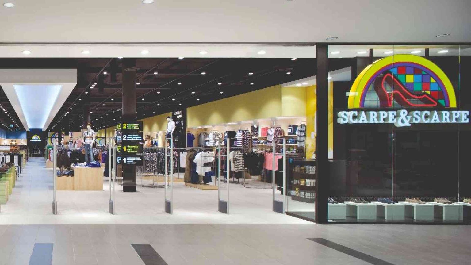 I fondi rimettono in piedi Scarpe&Scarpe