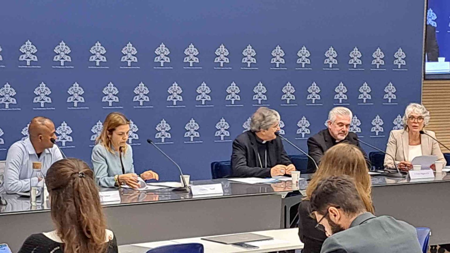 Monsignor Savino: "Forte impatto politico del Messaggio del Papa"