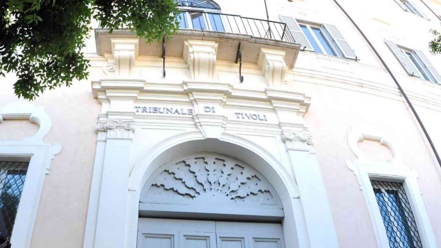 Arrestato per abusi ex insegnante di religione, già denunciato dalla diocesi