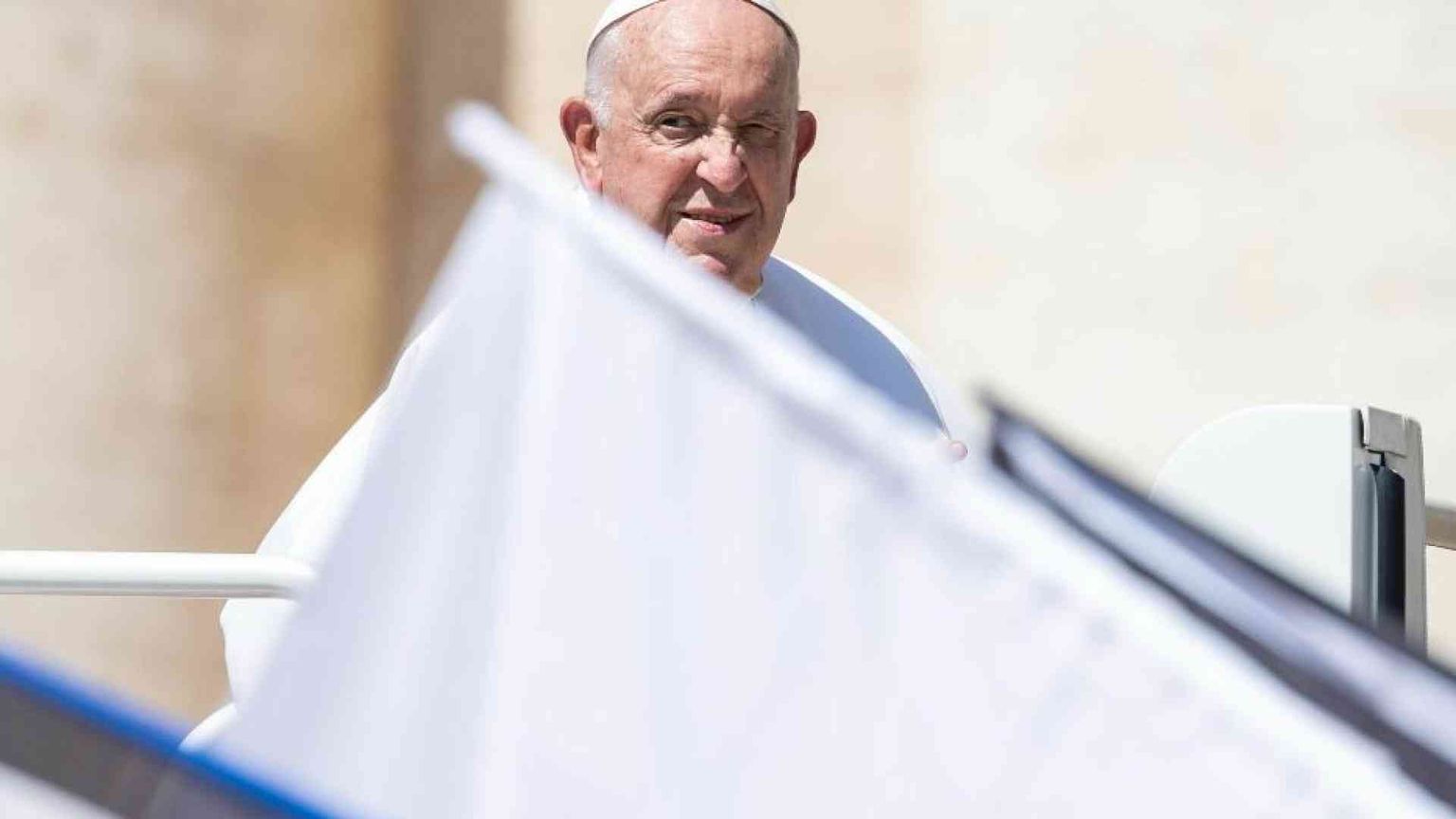 Papa Francesco sta meglio, riprendono i suoi incontri