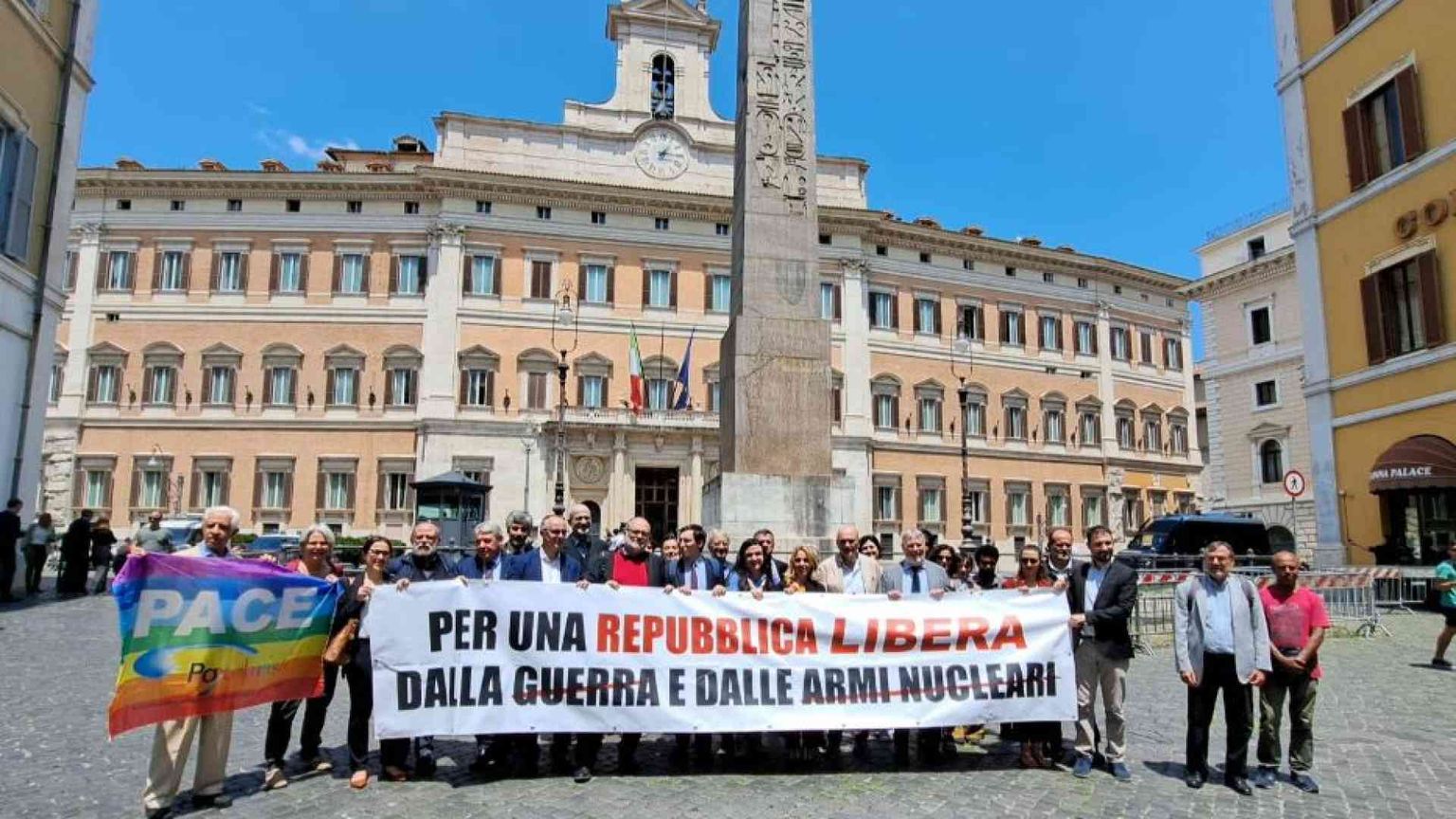 Appello di 32 associazioni: «L'Italia aderisca al bando delle armi nucleari»