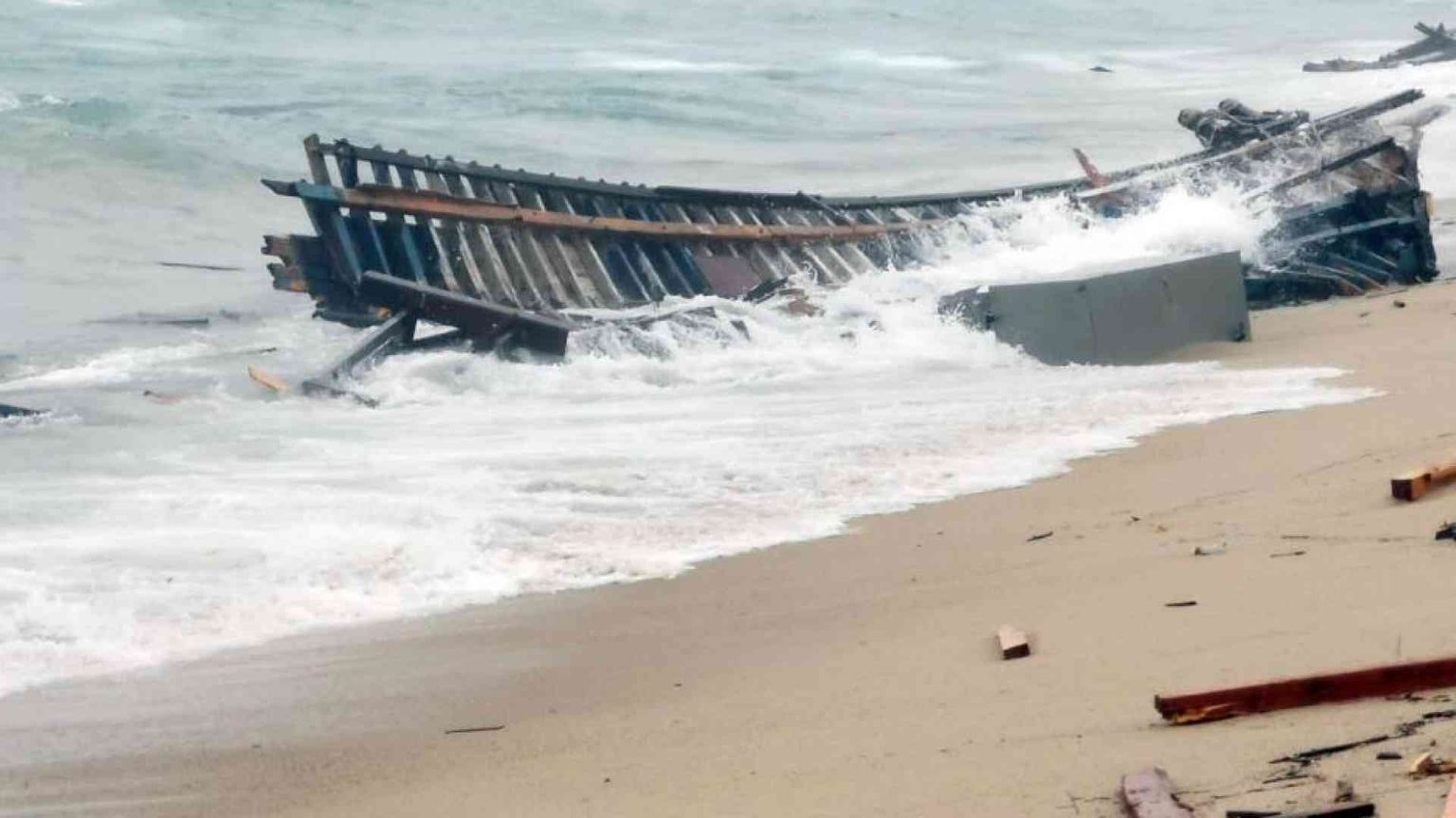 Cutro, primi indagati per il mancato soccorso al barcone