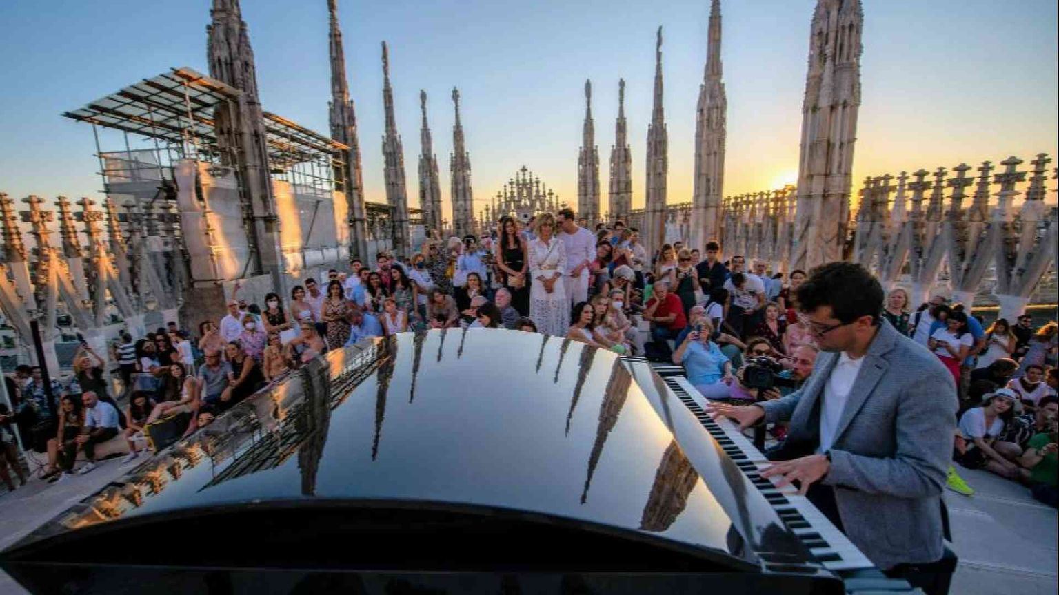 Vedere il tramonto da Duomo tra musica e visite guidate