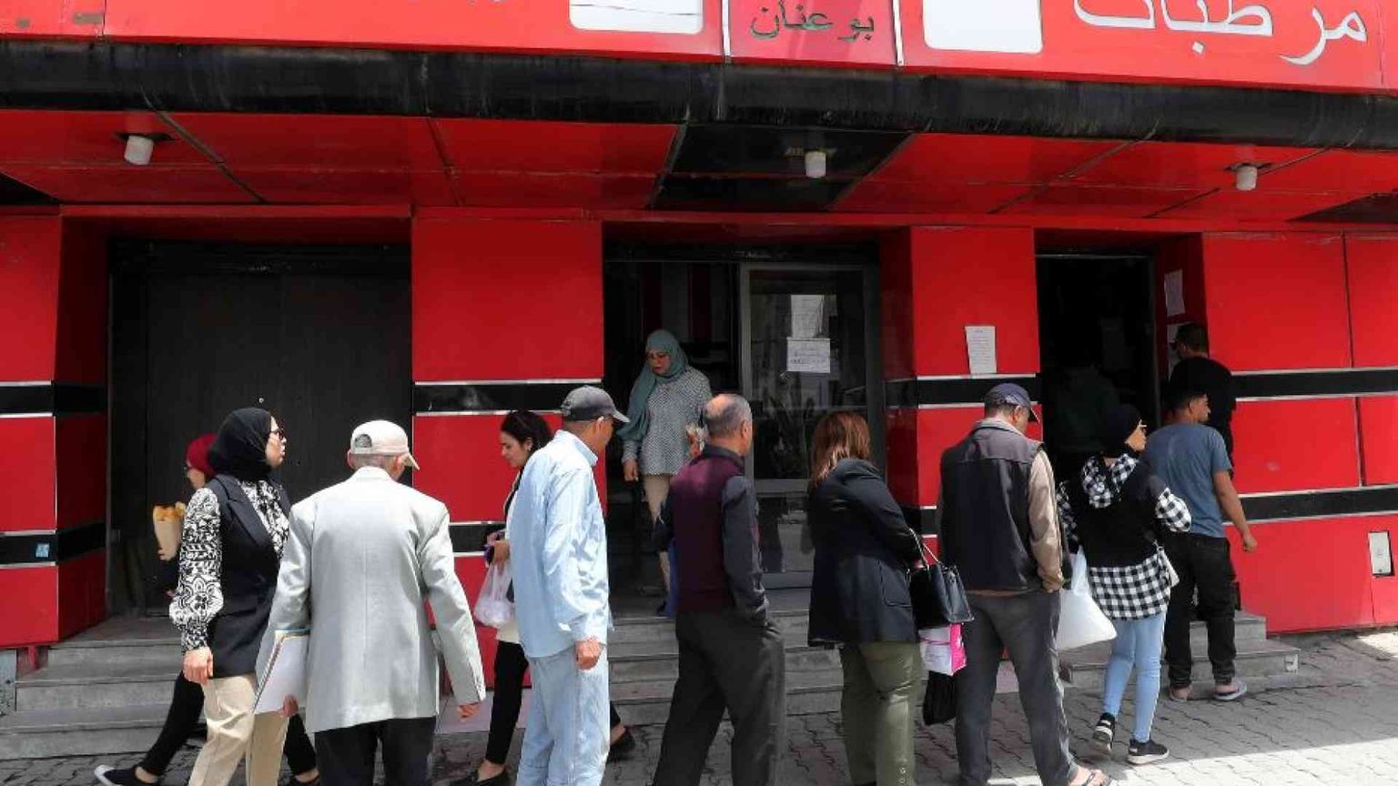 Tunisia, il laboratorio democratico è in crisi. Timori di guerra civile