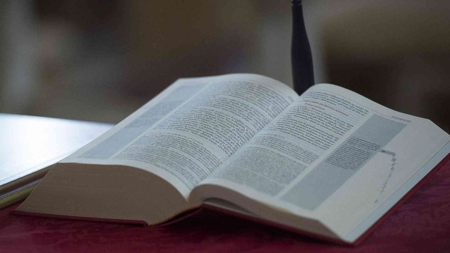 «Volgare e violenta»: lo Utah vieta la Bibbia a scuola