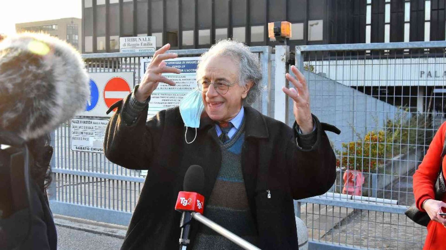 Cadono le accuse per lo psicoterapeuta Foti. Si riapre il caso Bibbiano