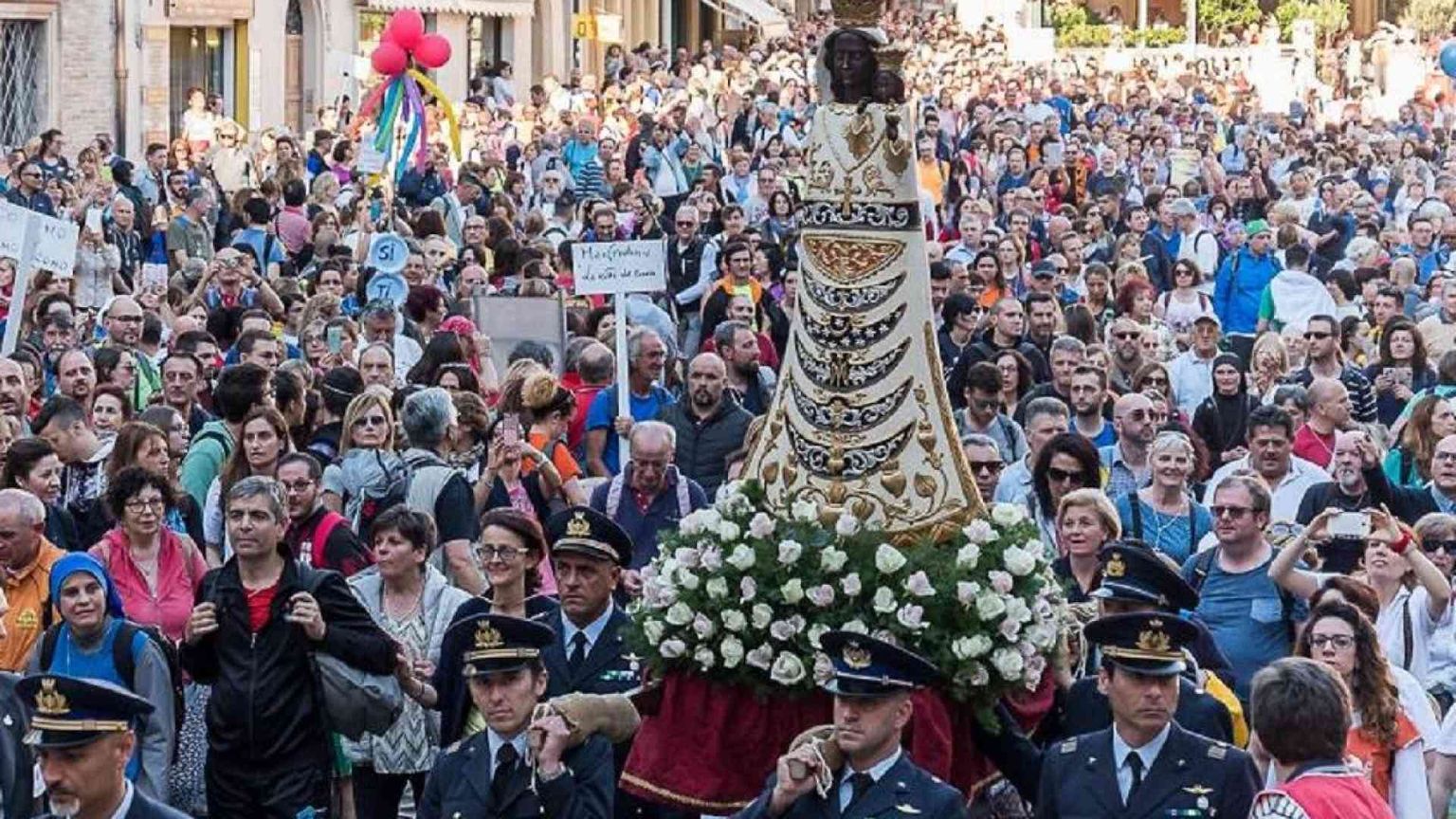 Macerata-Loreto, in cammino verso la Santa Casa per invocare la pace