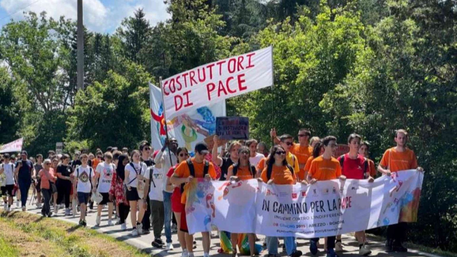 L'Onu sostiene la missione di Zuppi. A Rondine sfila il popolo della pace