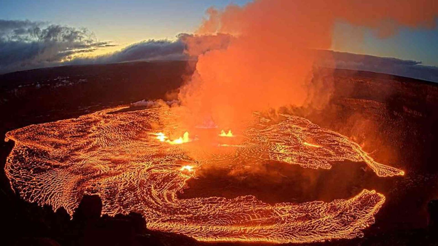 Le spettacolari immagini dell'eruzione del Kilauea