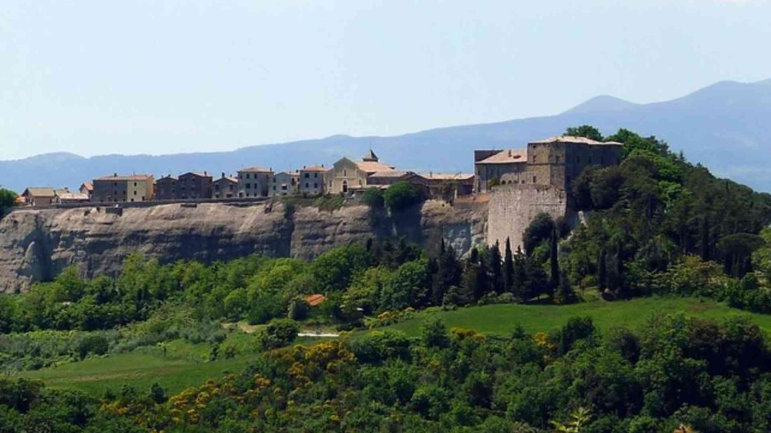 Piccoli borghi, ultima chiamata: un miliardo contro l'abbandono