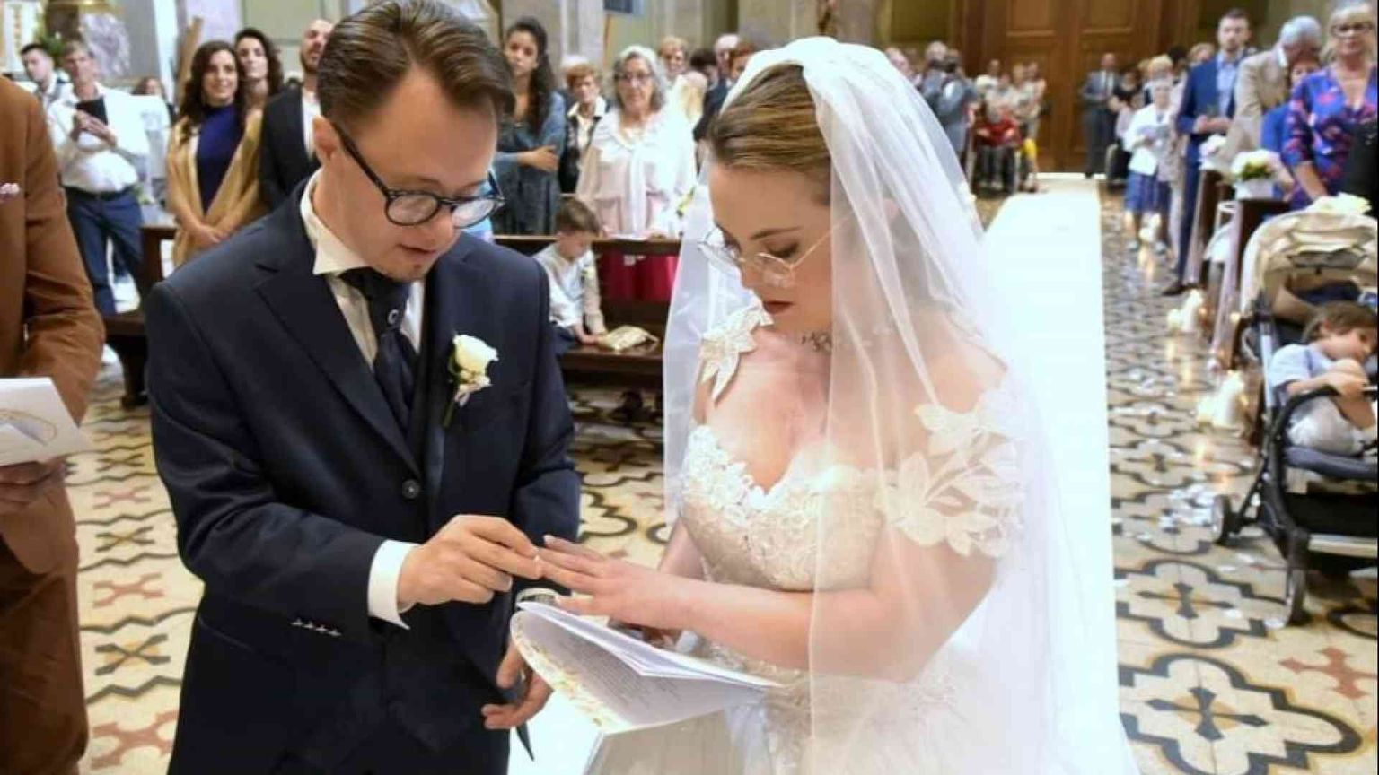 Il sì all’altare di due ragazzi Down