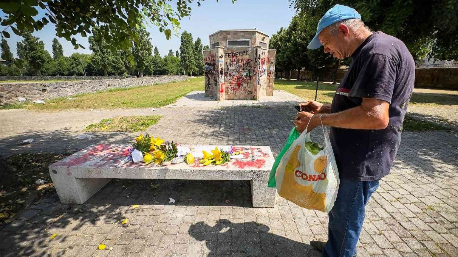 Il clochard ghanese ucciso: arrestati due 16enni. «Futili motivi»