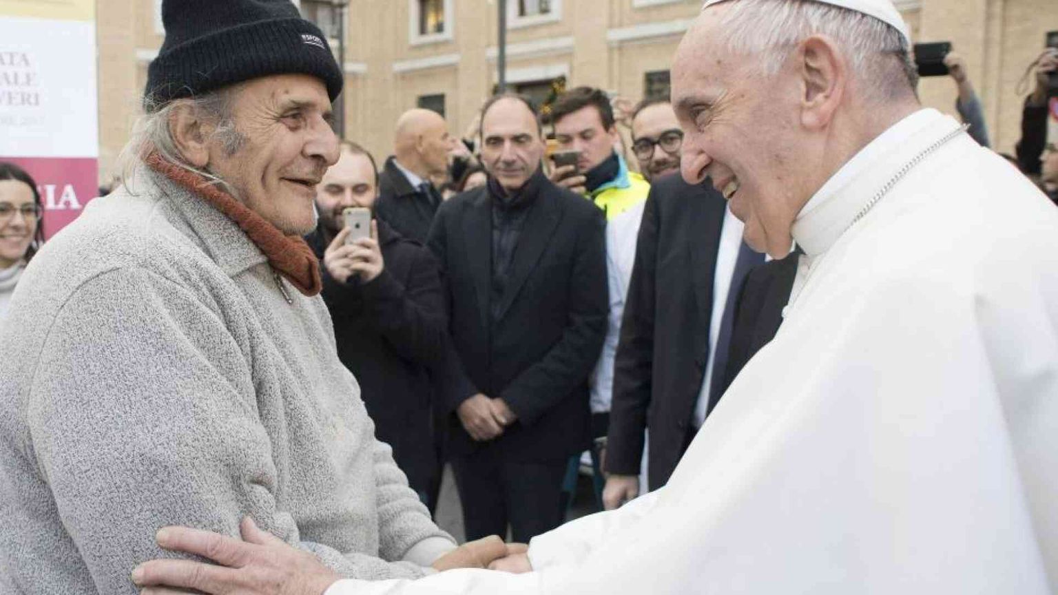 Giornata per la Carità del Papa, tutti con Francesco