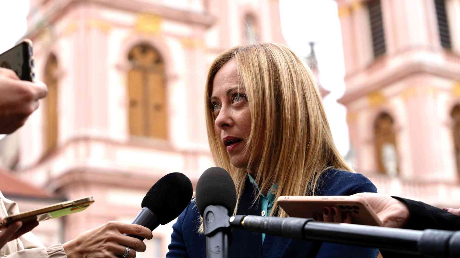 Meloni: Mosca è più debole. Biden chiama Parigi, Berlino e Londra (non Roma)