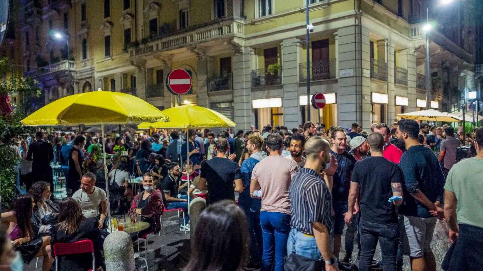 Movida selvaggia, arriva la stretta su locali e dehors