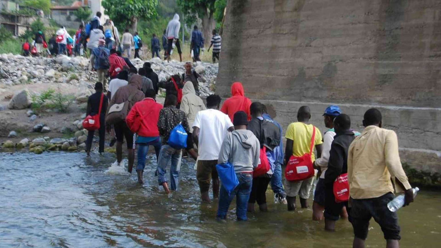 Lungo il sentiero della morte dove si respingono anche i minori soli