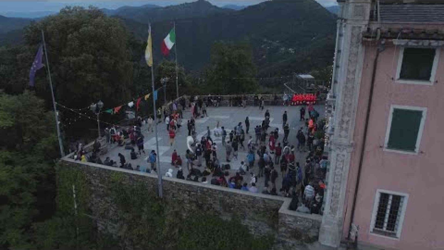 Pellegrini nella notte: da Rapallo inizia così il cammino verso Lisbona