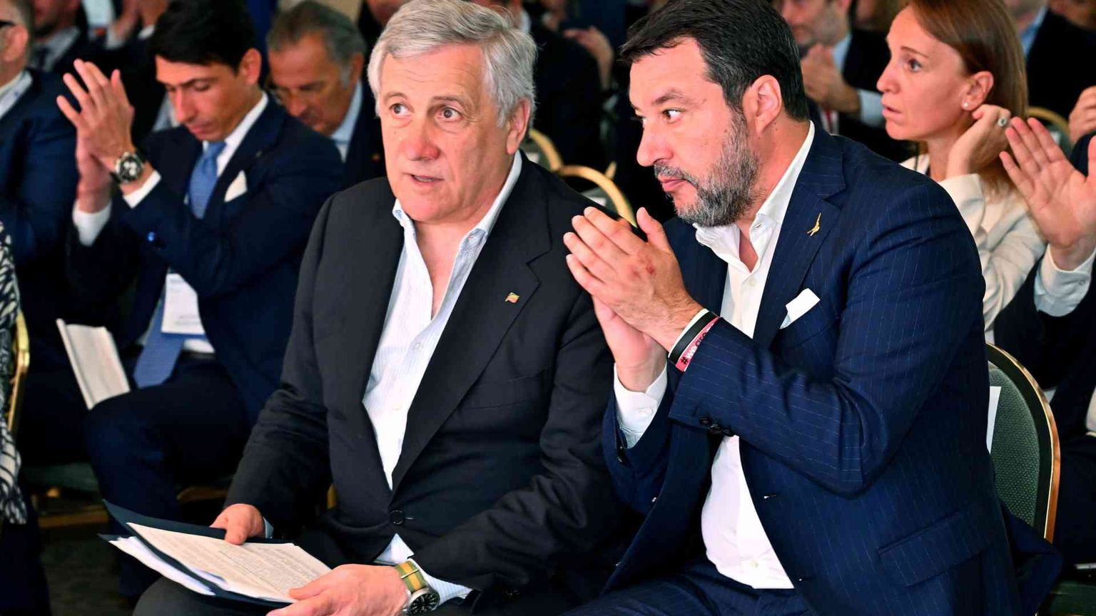 Salvini flirta con Le Pen, Tajani lo gela