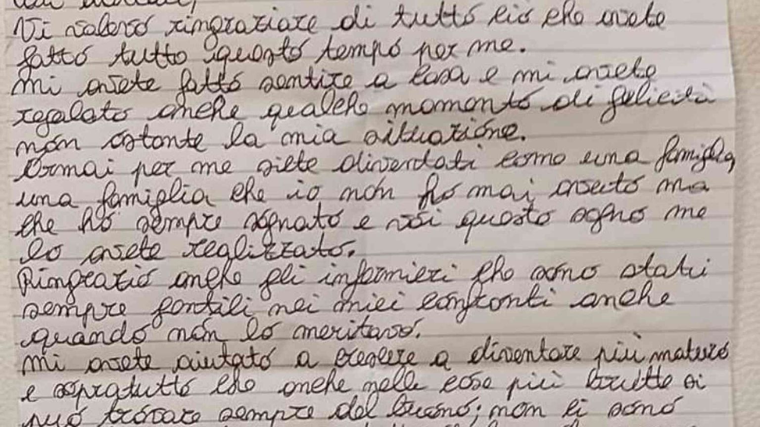 "Cari dottori, grazie": lettera di un 13enne senza famiglia accolto in corsia