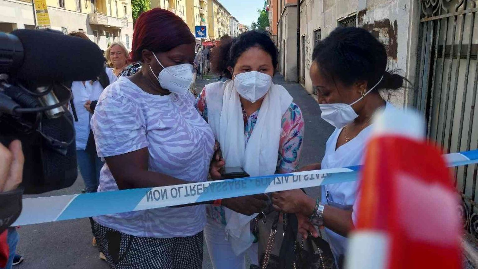 Corvetto, quartiere sotto choc. Il Pm: fiamme partite da un letto