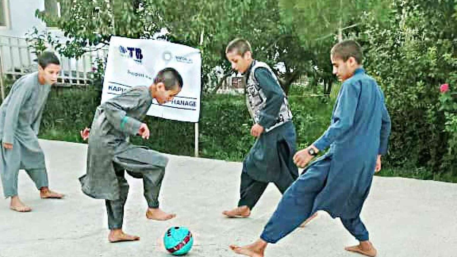 Il rifugio per orfani bianchi di Kapisa strappa i bimbi al lavoro schiavo