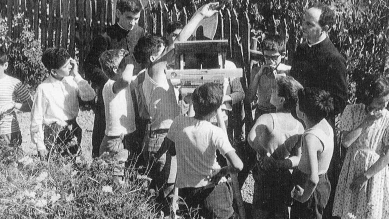 Nelle sue lettere tutta l'ironia del "vero" don Milani