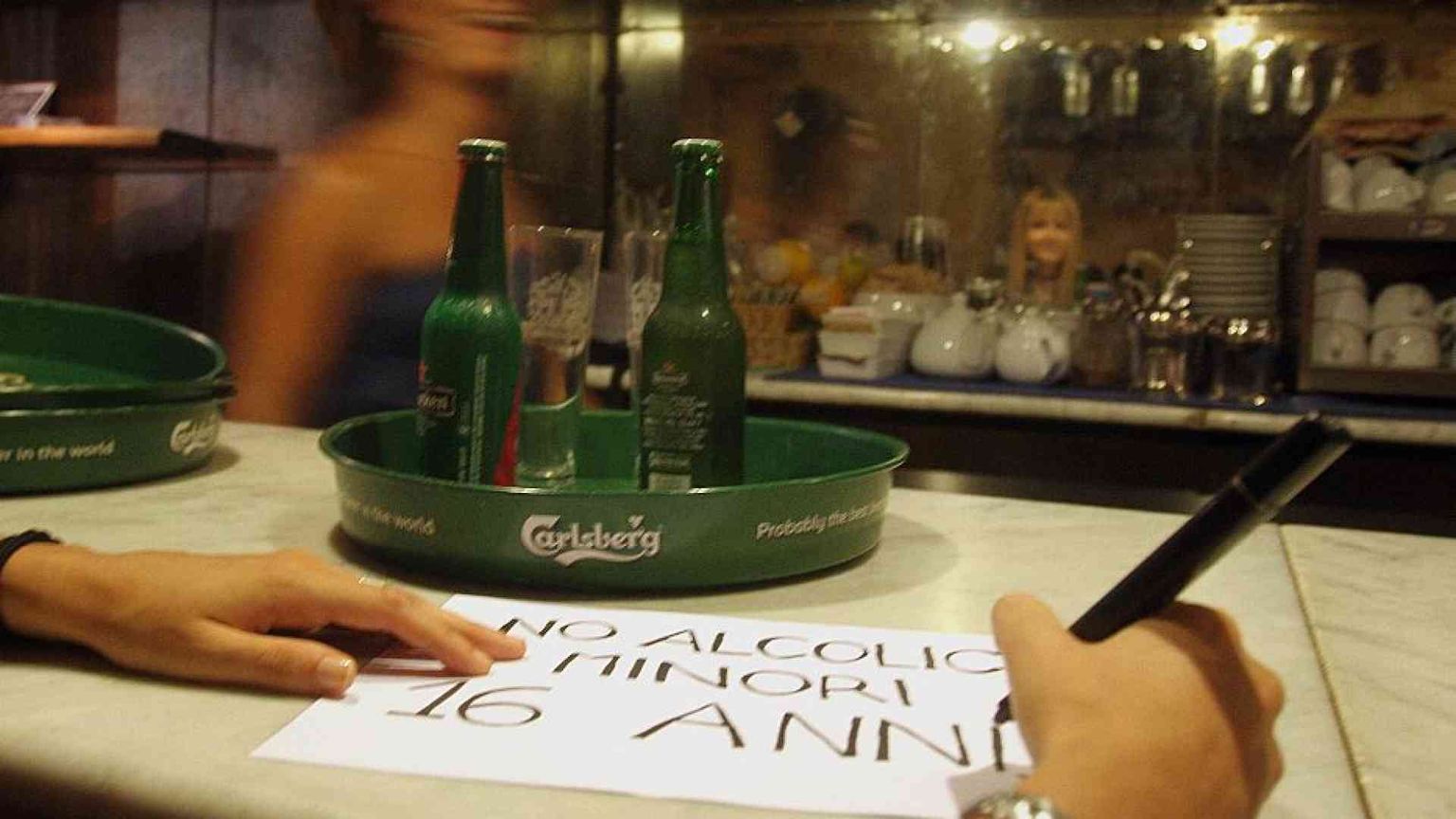 Droga, psicofarmaci, alcol: consumi choc tra i ragazzi, ora ci sono i dati