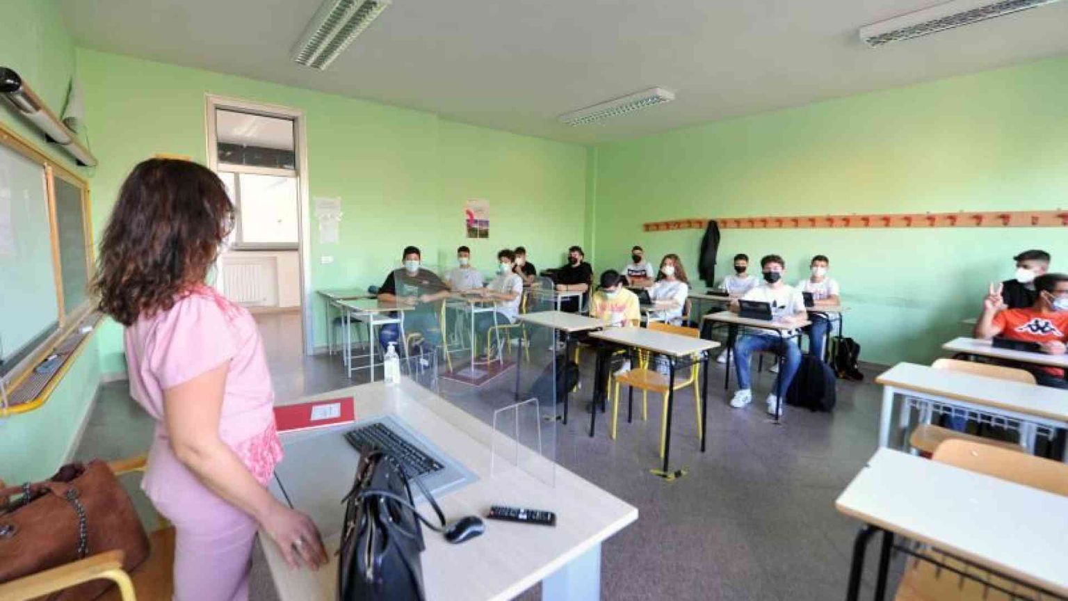 Ritorno a scuola con 200mila supplenti. E arriva il tutor