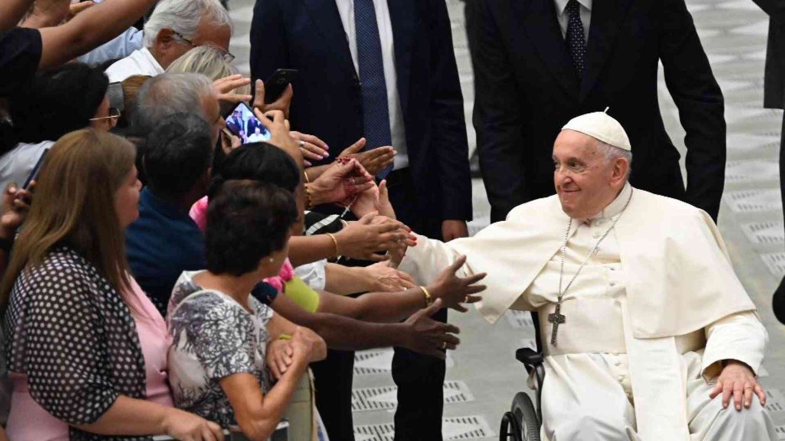 Il Papa: nei momenti difficili e di gioia rivolgiamoci a Maria, nostra madre