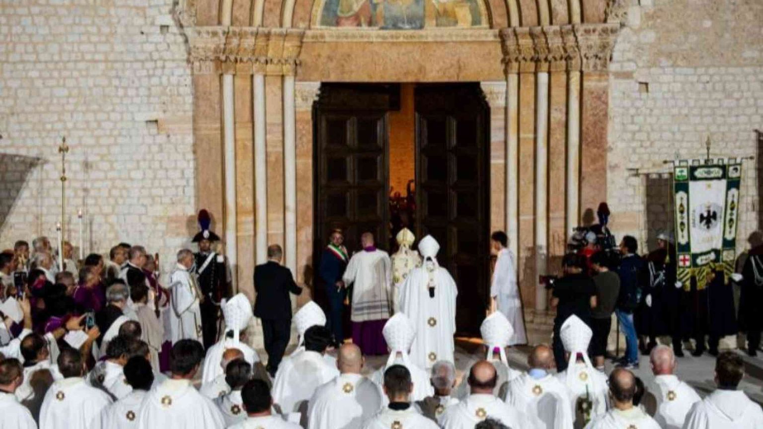 Perdonanza, Semeraro: è Cristo la «porta» attraverso cui passare