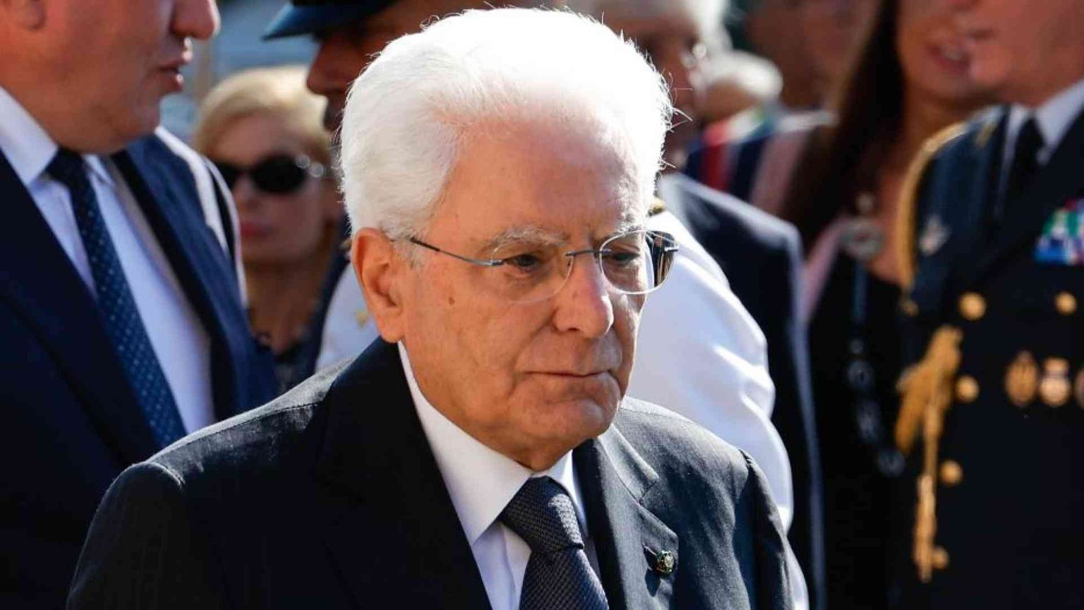 Mattarella: la violenza sulle donne è barbarie sociale. E sprona le Camere
