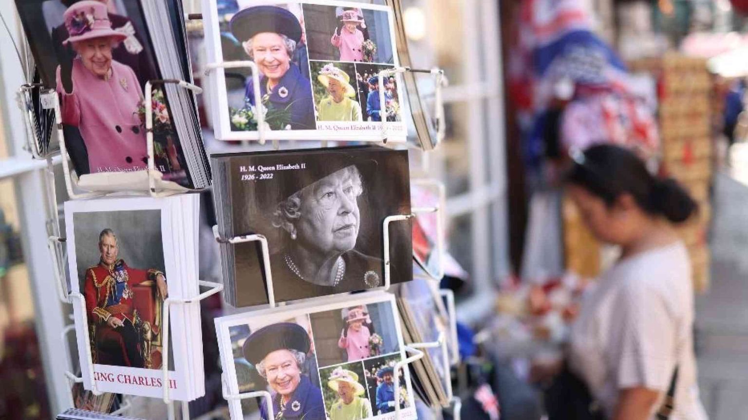 L'anno passato senza Elisabetta ha reso la Corona più leggera