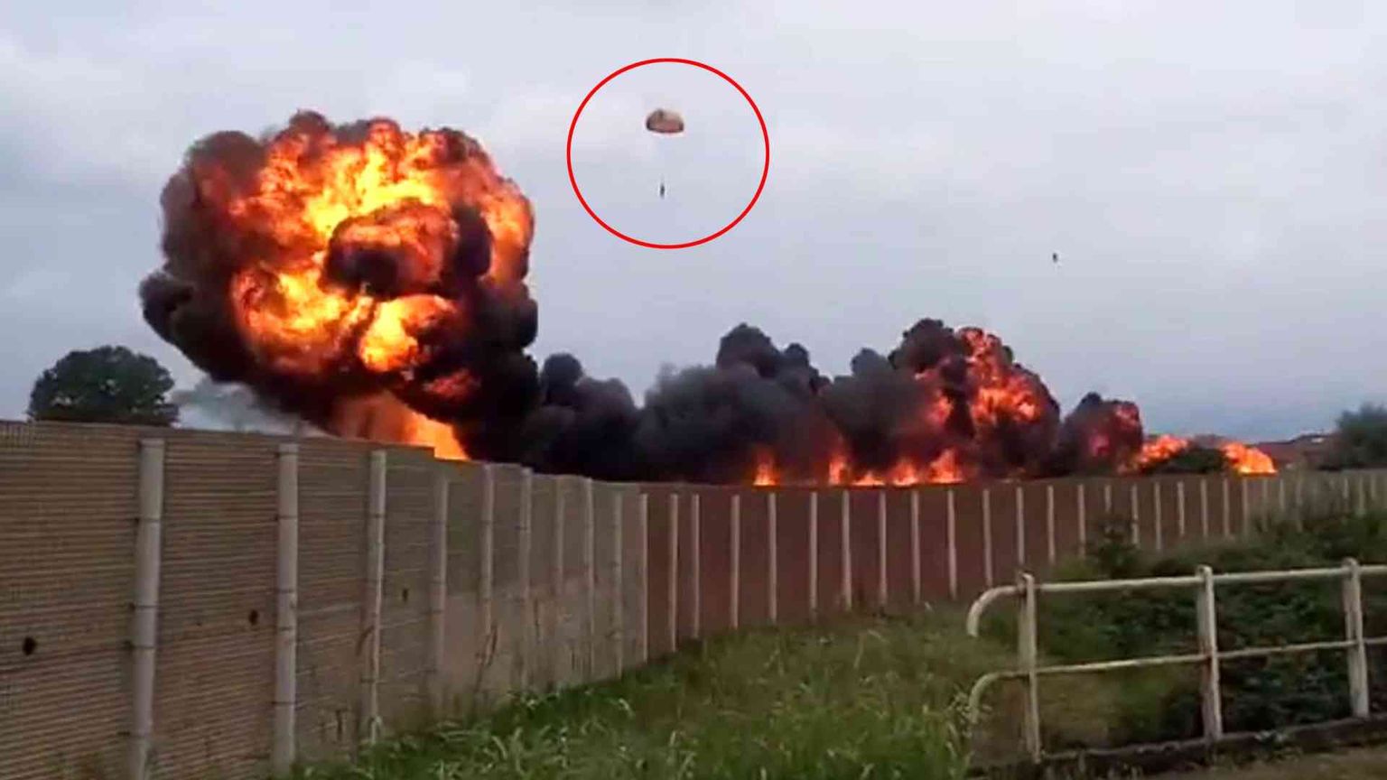 Freccia Tricolore si schianta contro un'auto. Morta una bimba