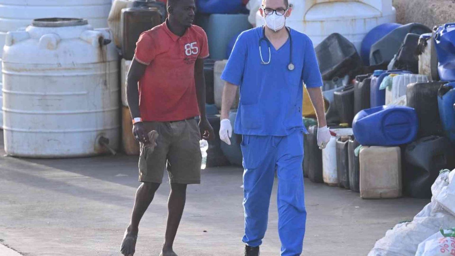 Francia: non accoglieremo migranti da Lampedusa. Lega: basta chiacchiere