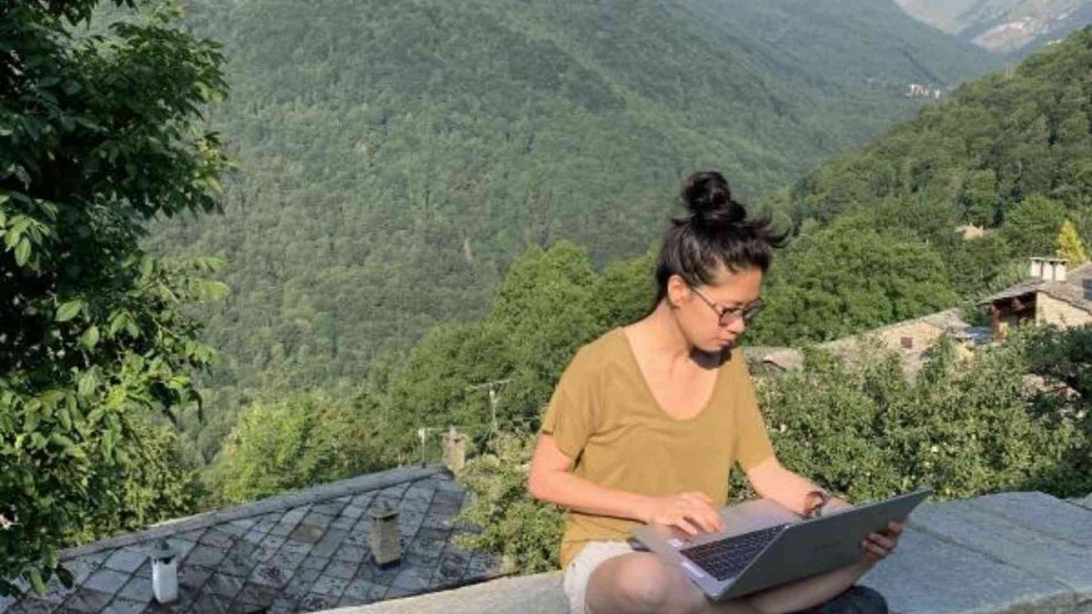 L’Italia dei giovani “nomadi digitali”: «Ripopoliamo i borghi. Da remoto»