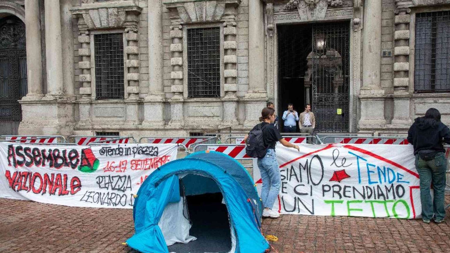 Perché gli studenti protestano in tenda nelle grandi città