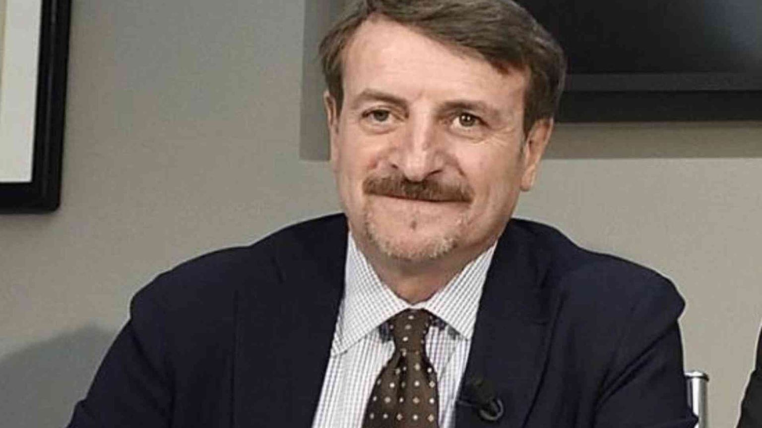 Giacomo Poretti e il prof che applica la quantistica a Dio
