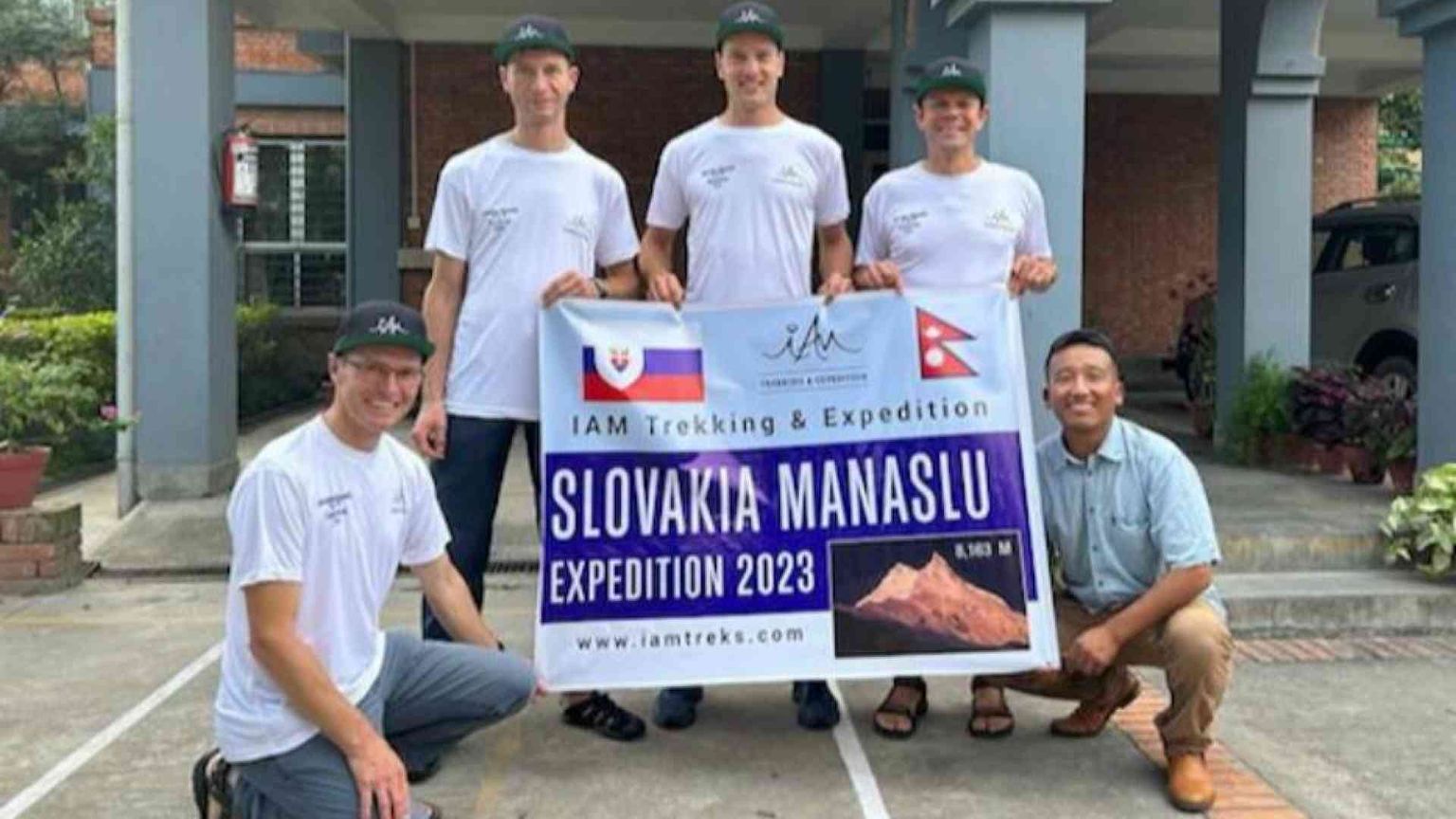 Due sacerdoti per la prima volta in cima a un ottomila