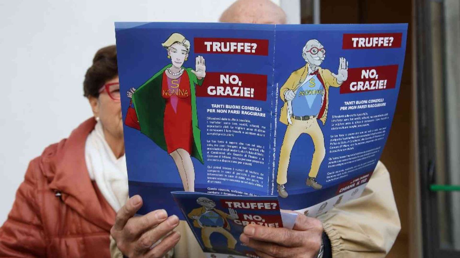 Imbrogli e ricatti: l'Italia delle truffe online. E pagano gli anziani