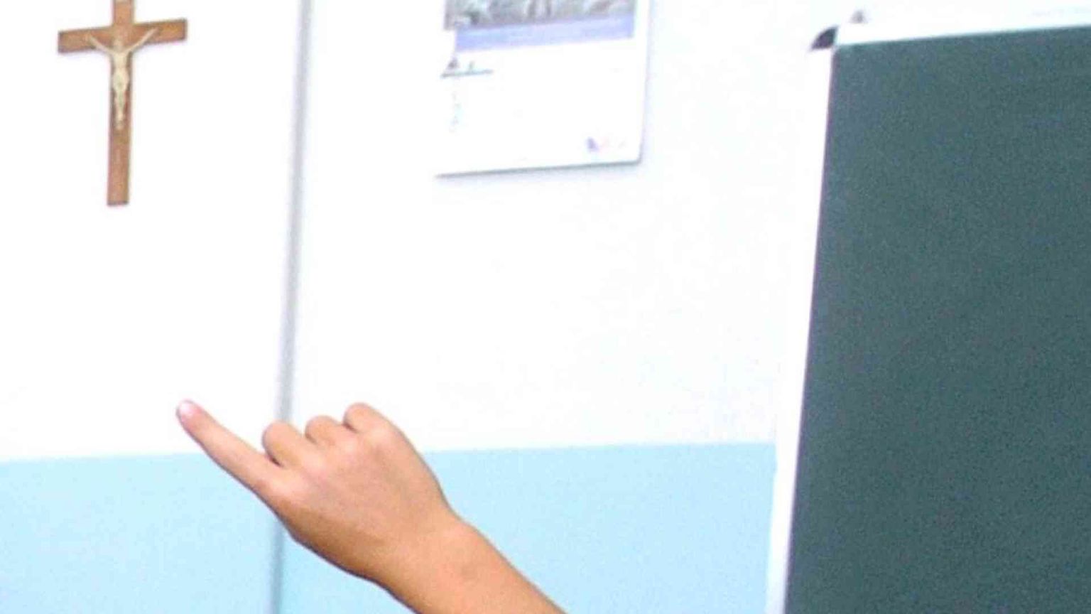 Carpi, il crocifisso torna in aula alla scuola media Focherini