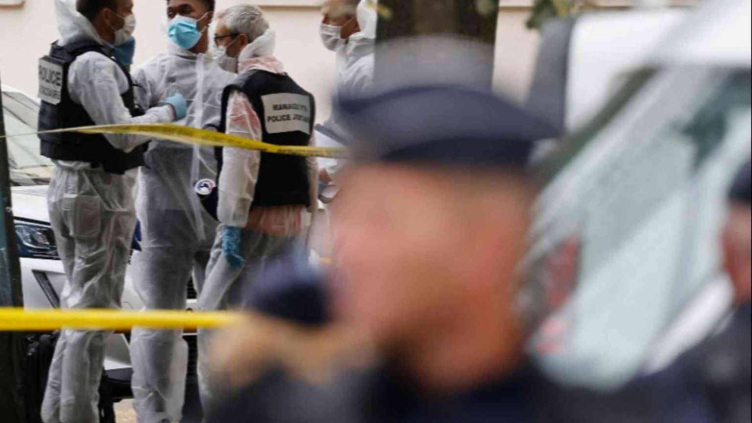 Estremista islamico attacca un liceo: un professore ucciso, feriti