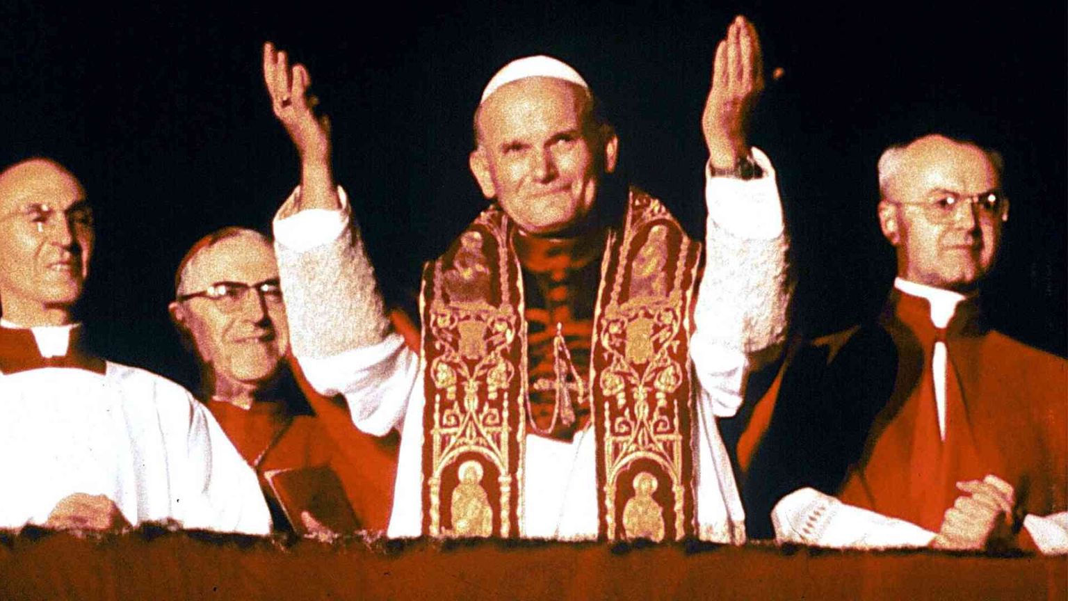 L'elezione 45 anni fa. Card. Re: "Uomo di Dio e di preghiera"