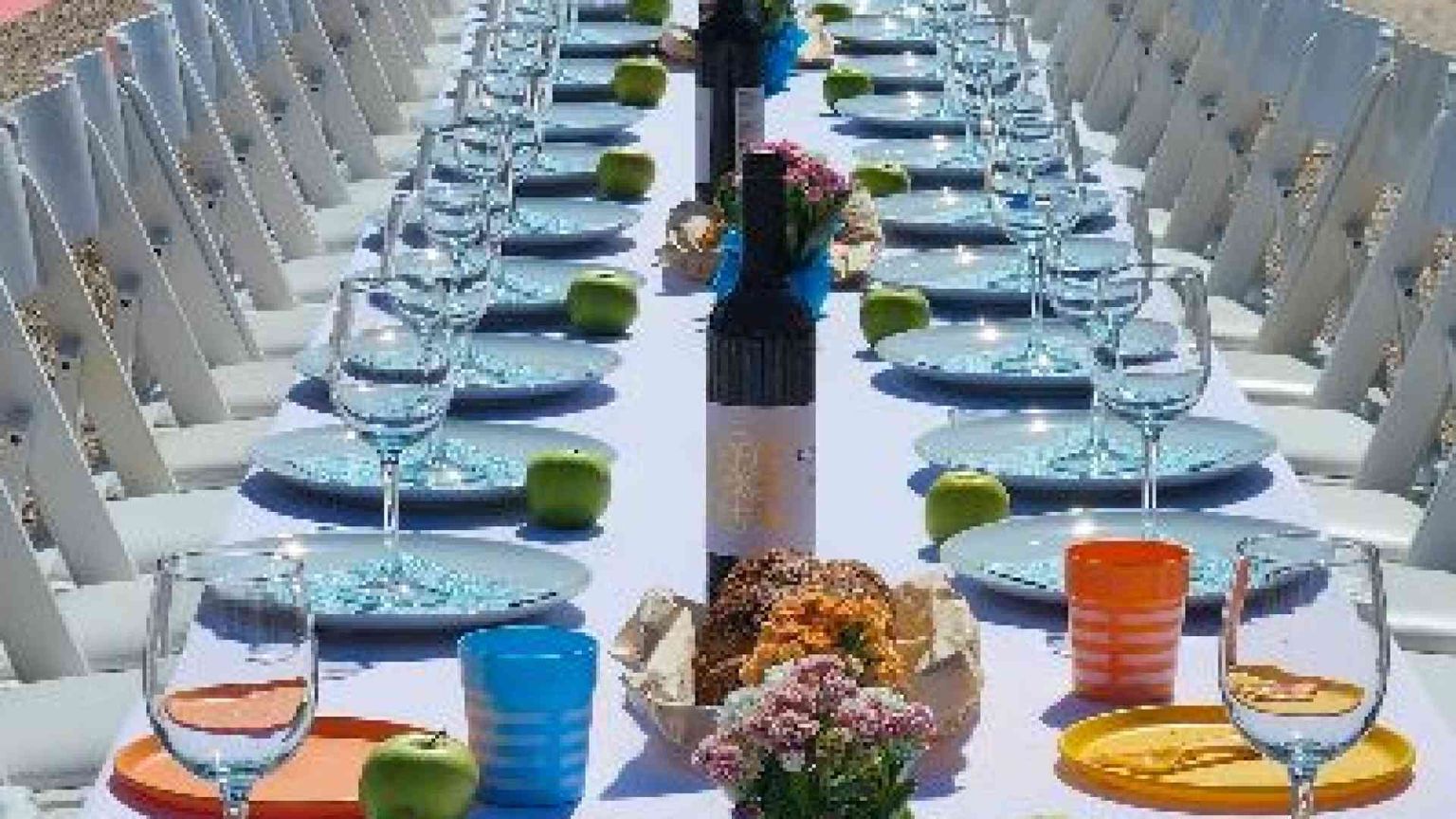 Shabbat, una tavola apparecchiata per gli oltre duecento ostaggi di Hamas